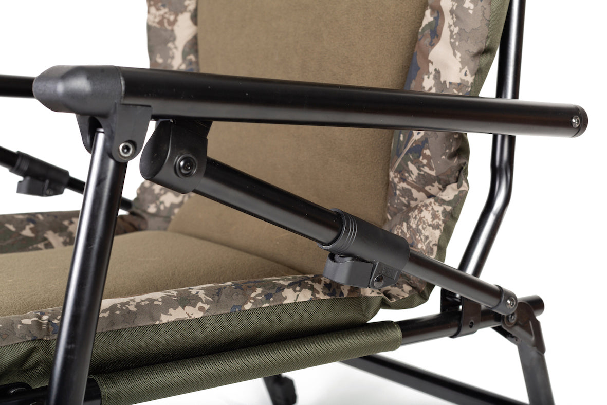 Nash Indulgence Big Daddy Auto Reclining Chair Camo